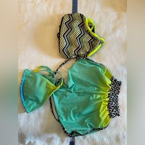 Set of 4 pieces Bikini Set Shein.  Sz L and XL. But fit small